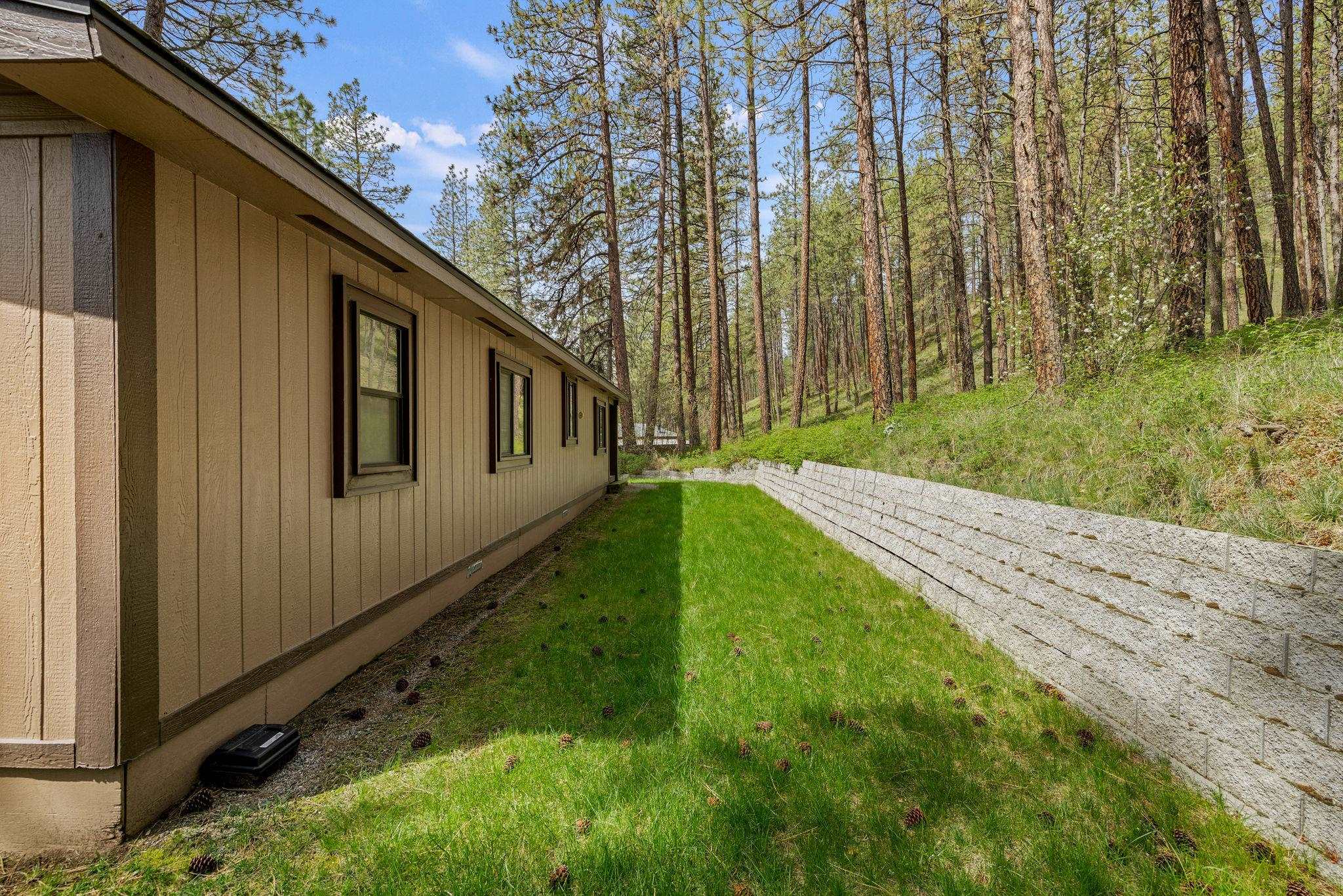 10709 South Hangman Valley Road Spokane, WA 99223 - Photo 31 of 48