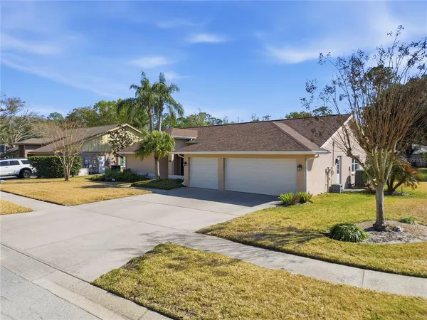 $655,500 | 5860 Windermere Drive, Palm Harbor, FL 34685