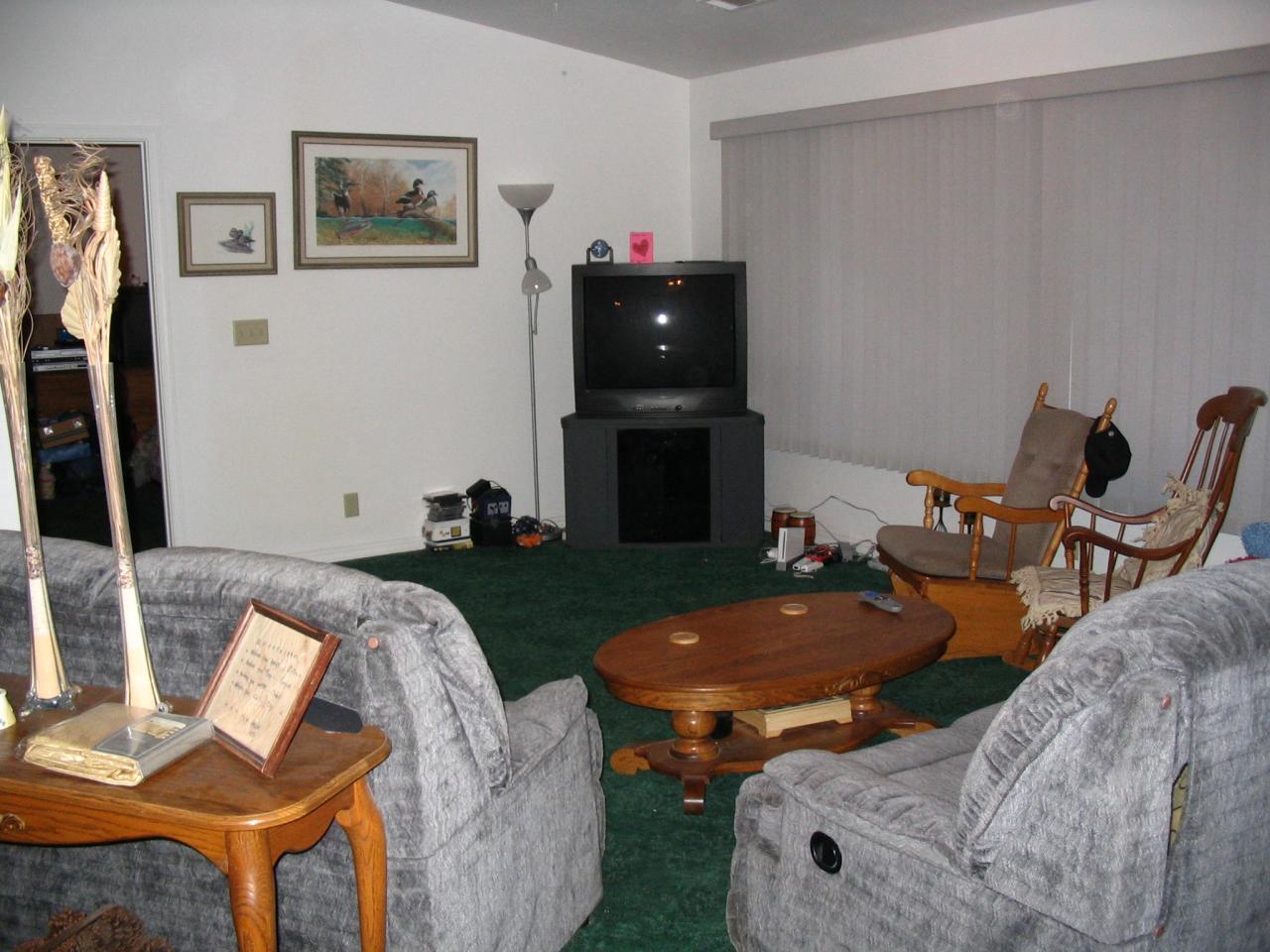 13755 Gas Point Road Igo, CA 96047 - Photo 3 of 14 Living Room of Main Home