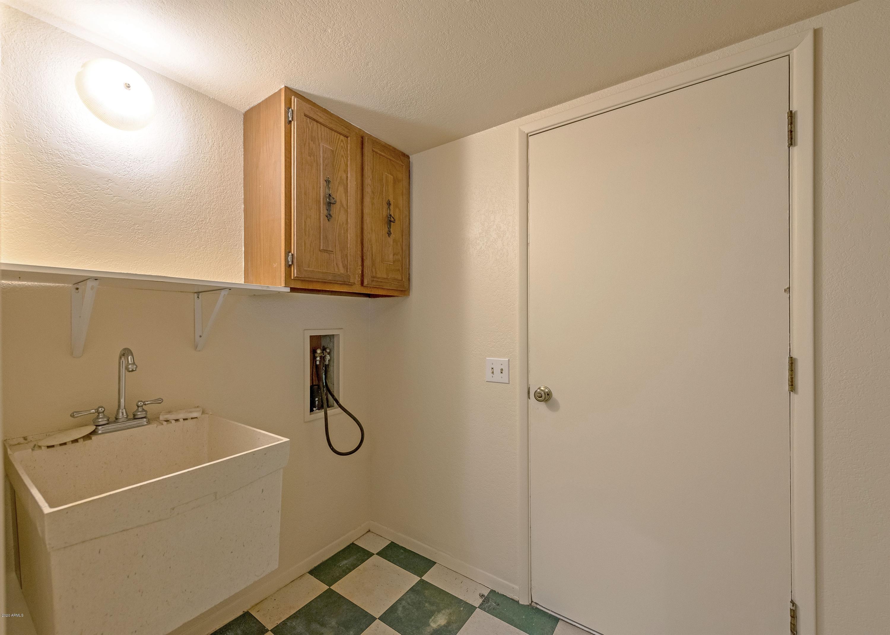 918 Copper Basin Road Prescott, AZ 86303 - Photo 19 of 35 019_Laundry