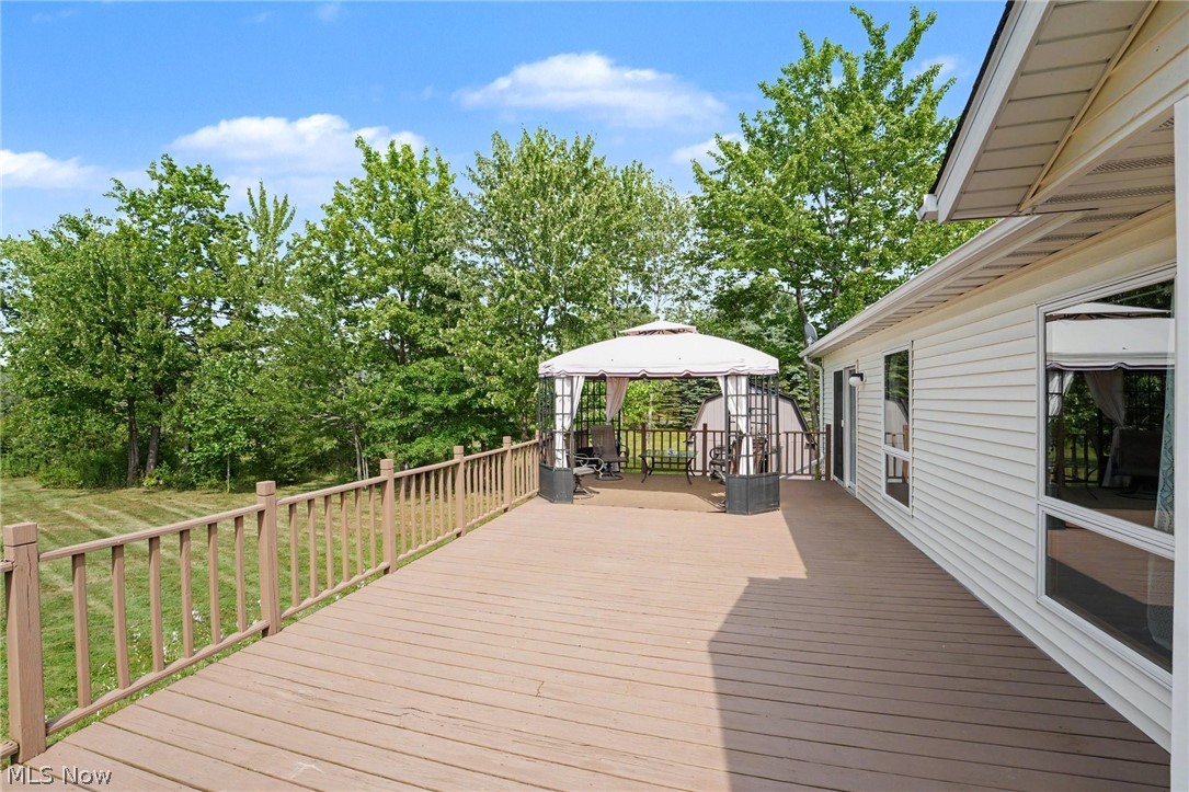 13874 Radcliffe Road Chardon, OH 44024 - Photo 3 of 28 Gallery Image 3