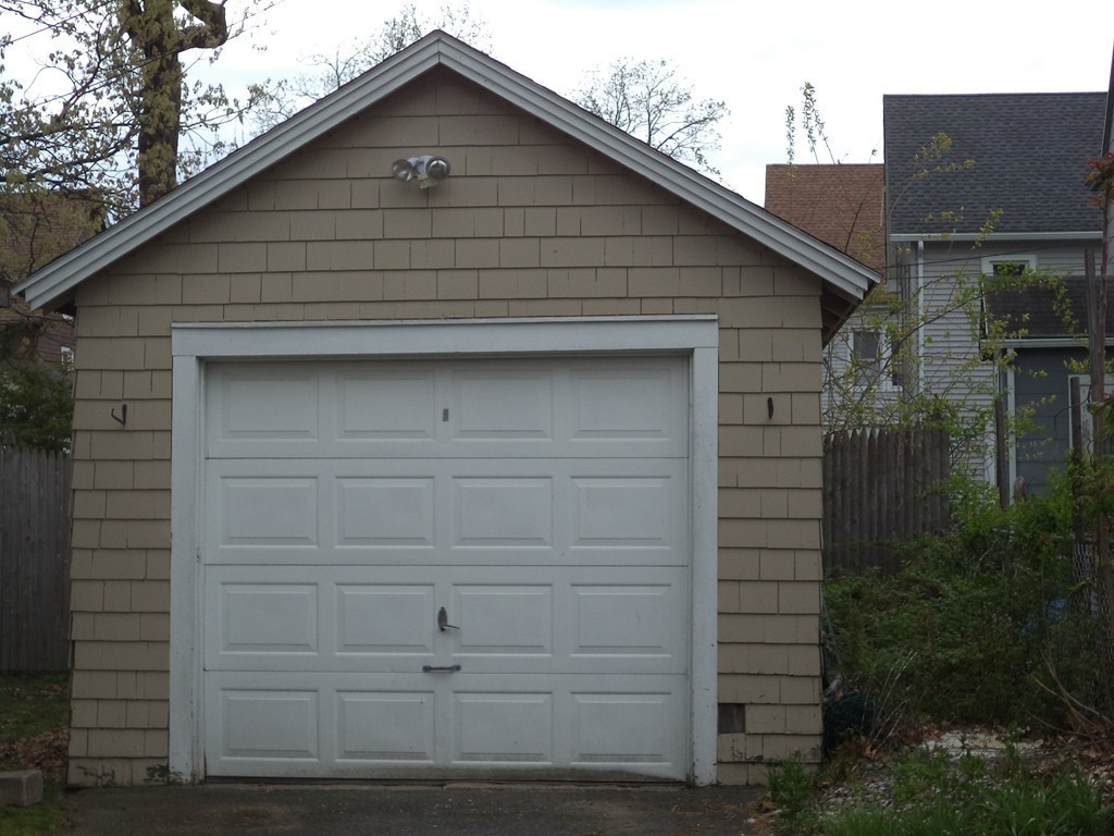 32 Freeman Terrace Springfield, MA 01104 - Photo 23 of 23 a backyard of a house
