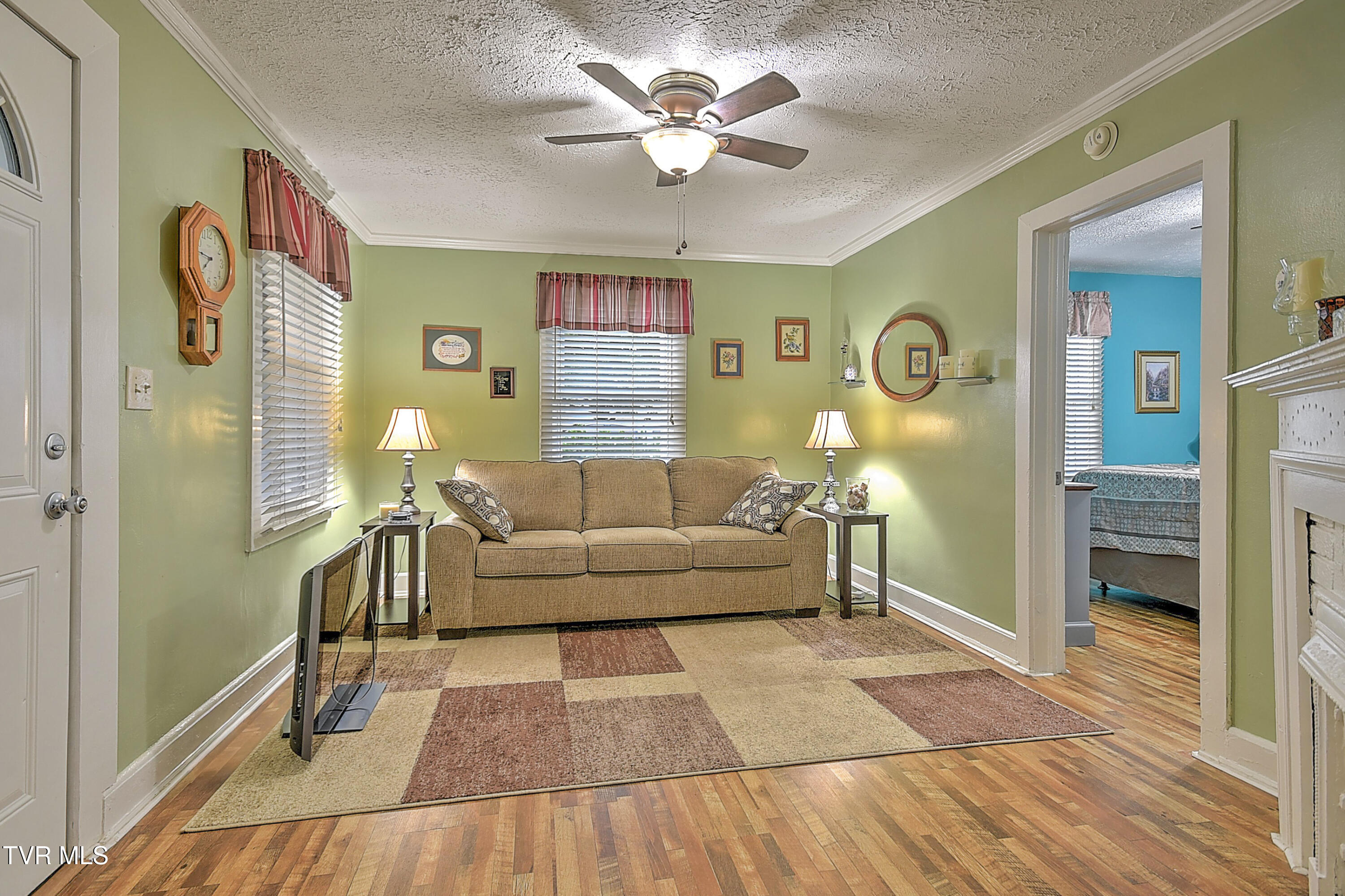 818 Birch Street Kingsport, TN 37664 - Photo 7 of 37 818 Birch BJ-7