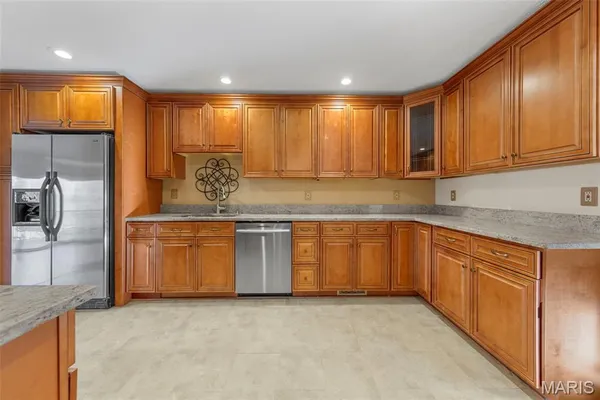 $285,000 | 13112 Royal Pines Drive, St. Louis, MO 63146
