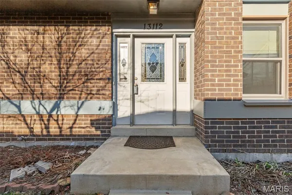 $285,000 | 13112 Royal Pines Drive, St. Louis, MO 63146