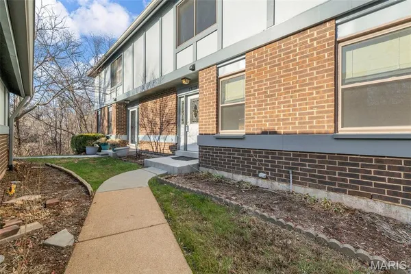 $285,000 | 13112 Royal Pines Drive, St. Louis, MO 63146