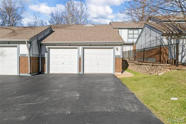$285,000 | 13112 Royal Pines Drive, St. Louis, MO 63146