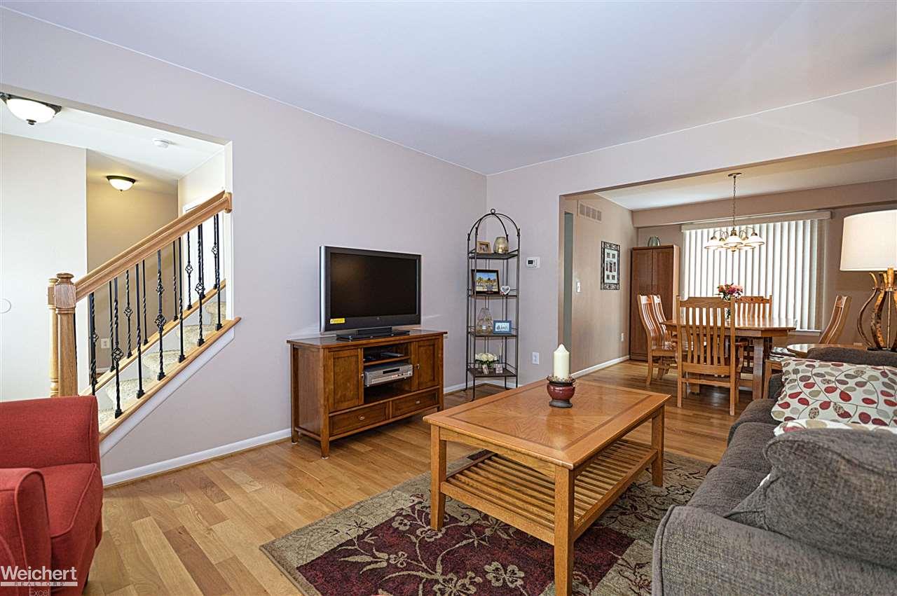 105 Arlington Drive Rochester, MI 48307 - Photo 11 of 68 31311941-10.JPG