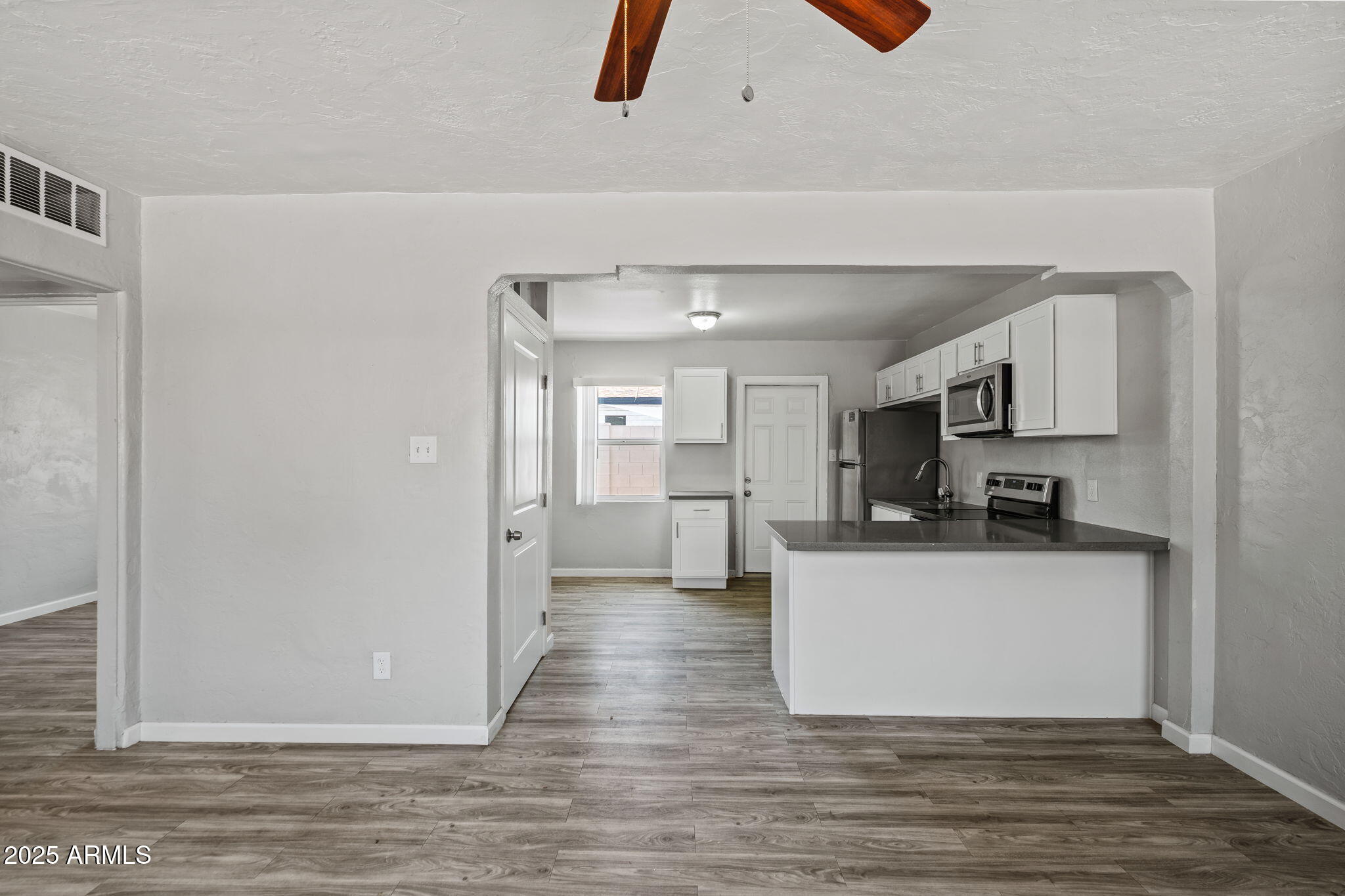 522 East Pierson Street, Unit 2 Phoenix, AZ 85012 - Photo 15 of 30 15-web-or-mls-Done-5