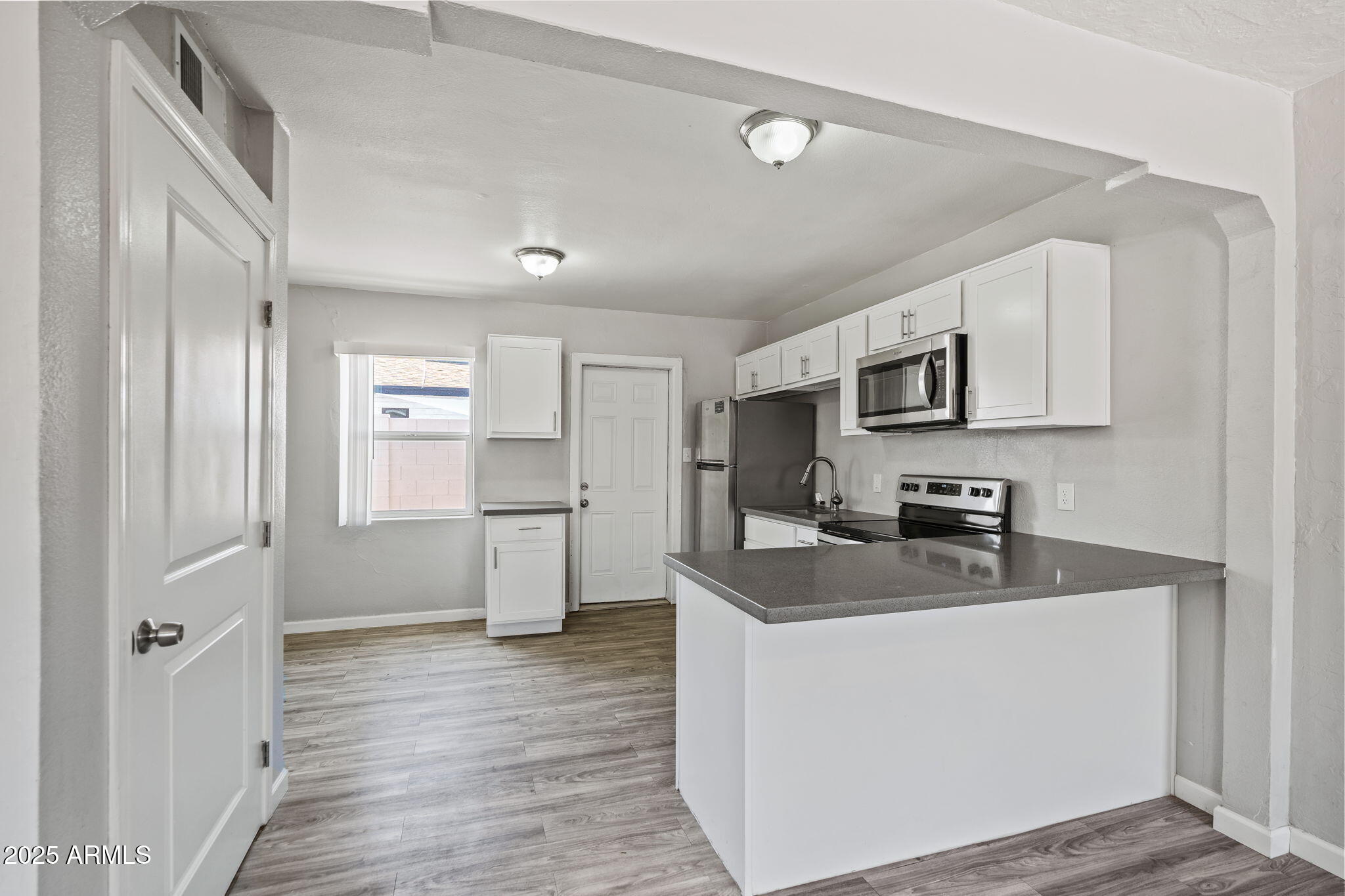 522 East Pierson Street, Unit 2 Phoenix, AZ 85012 - Photo 18 of 30 18-web-or-mls-Done-6