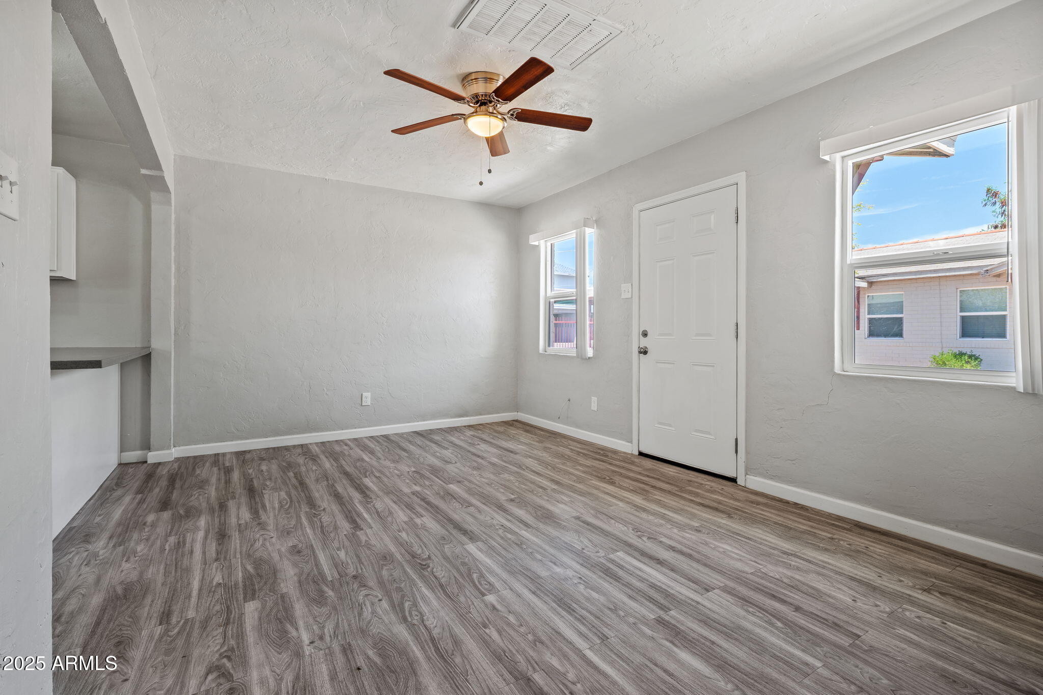 522 East Pierson Street, Unit 2 Phoenix, AZ 85012 - Photo 6 of 30 6-web-or-mls-Done-2