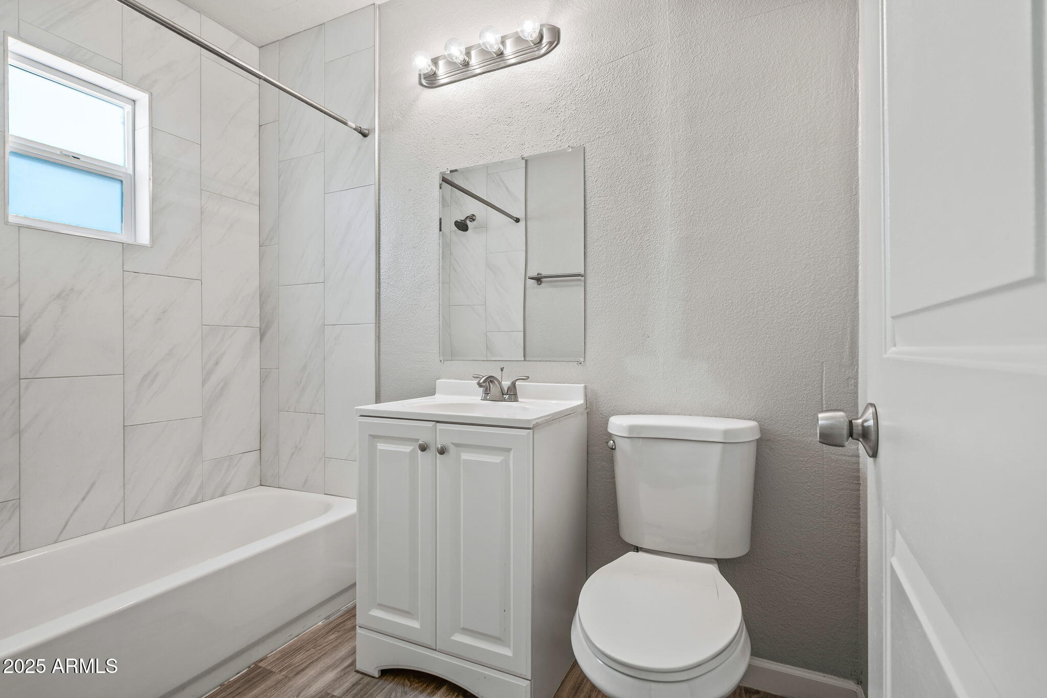 522 East Pierson Street, Unit 2 Phoenix, AZ 85012 - Photo 9 of 30 9-web-or-mls-Done-19