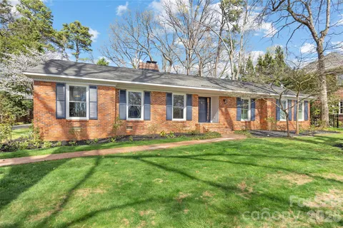$1,189,000 | 401 Glen Oaks Road, Charlotte, NC 28270
