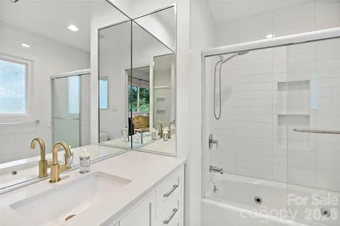 $1,189,000 | 401 Glen Oaks Road, Charlotte, NC 28270