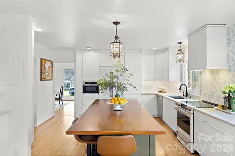 $1,189,000 | 401 Glen Oaks Road, Charlotte, NC 28270