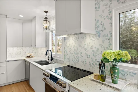 $1,189,000 | 401 Glen Oaks Road, Charlotte, NC 28270