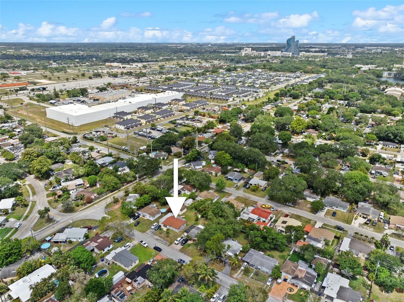 5731 Simms Street Hollywood, FL 33021 - Photo 33 of 33 a view of city and ocean