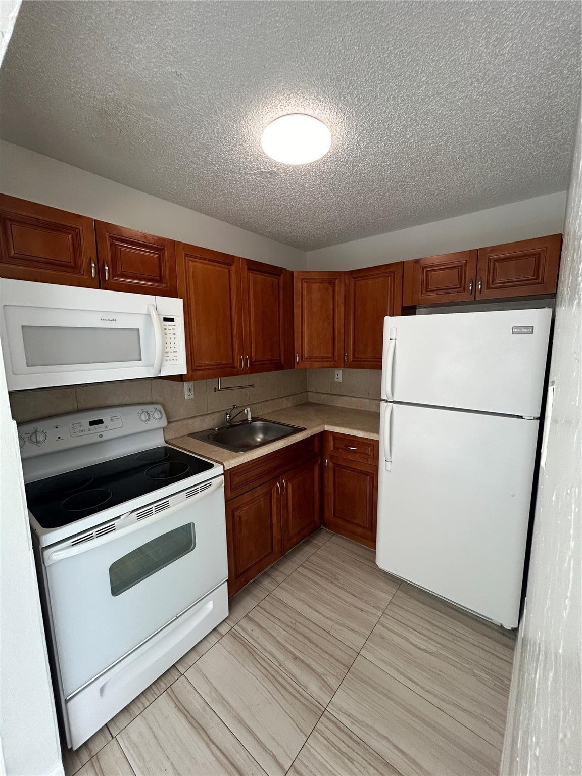 6601 Southwest 46th Street, Unit 201 Davie, FL 33314 - Photo 4 of 12 Photo 4