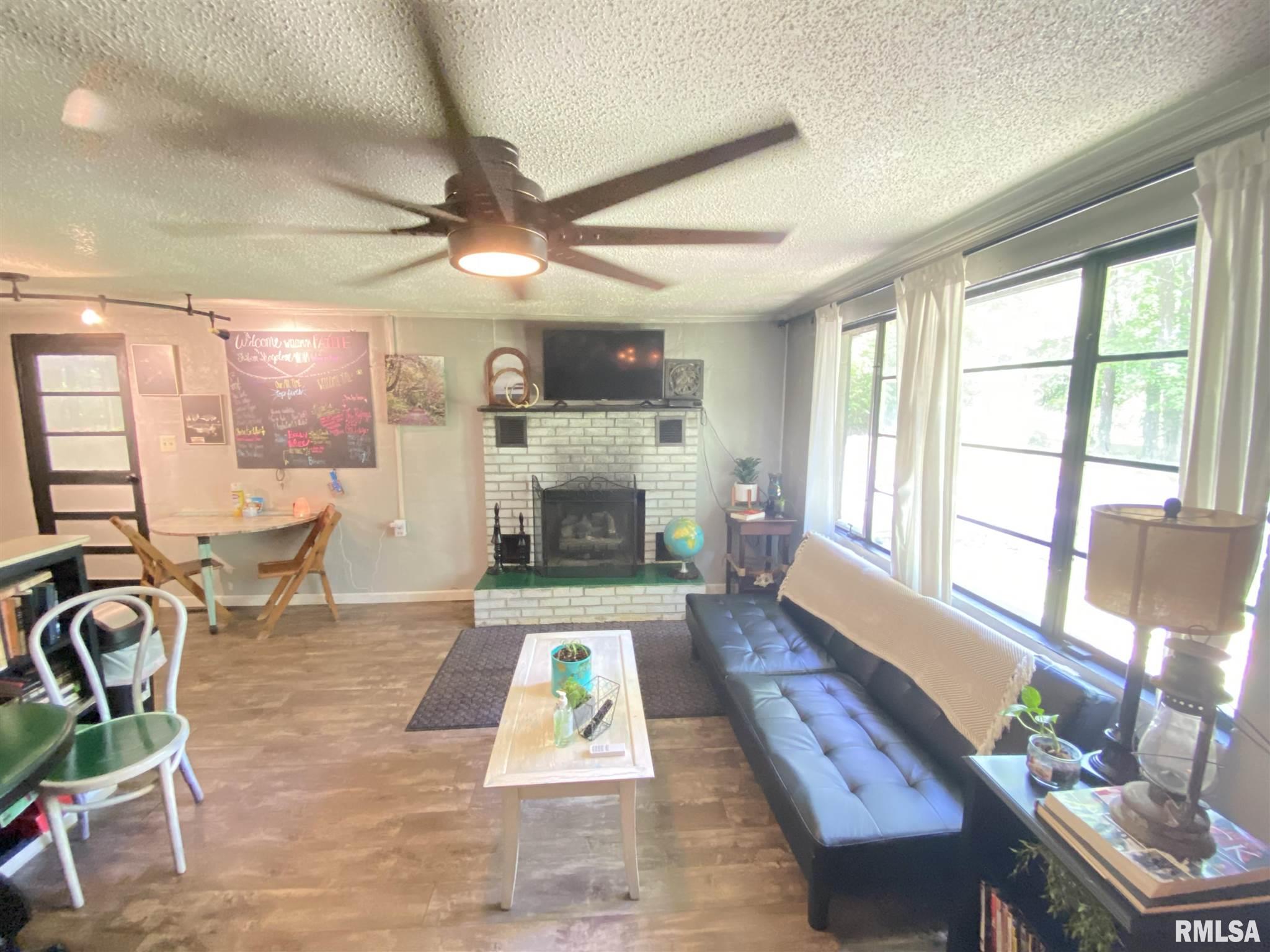 3982 Devils Fork Road Carbondale, IL 62902 - Photo 5 of 26 Gallery Image 5
