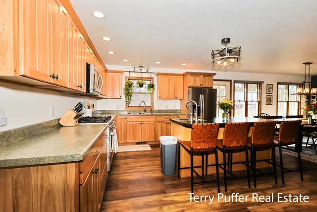 $599,000 | 23763 11 Mile Road, Big Rapids, MI 49307