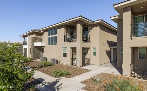 $618,888 | 2121 West Sonoran Desert Drive, Unit 8, Phoenix, AZ 85085
