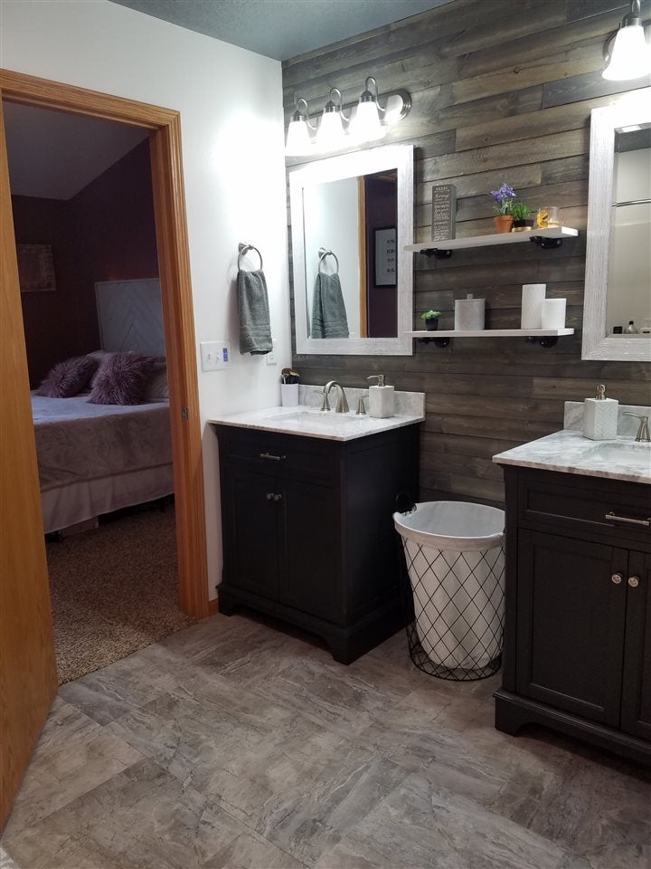 102 Watercress Road North Liberty, IA 52317 - Photo 12 of 18 Gallery Image 12