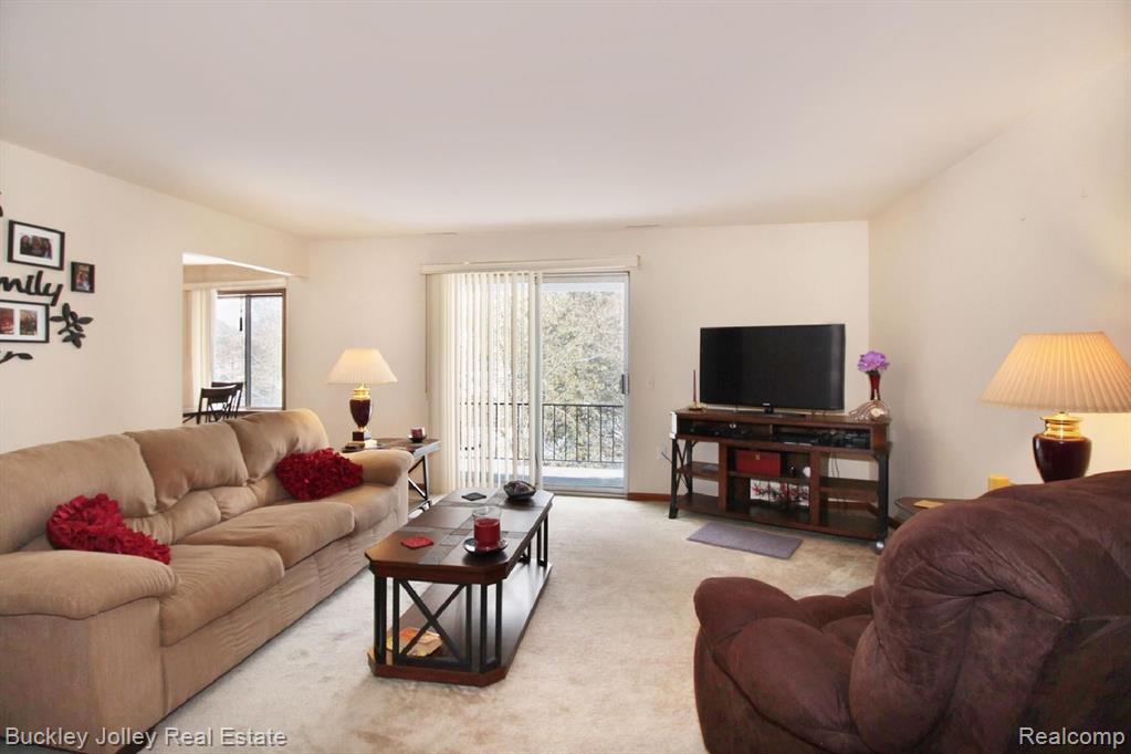 515 West Highland Road, Unit E10 Howell, MI 48855 - Photo 5 of 17