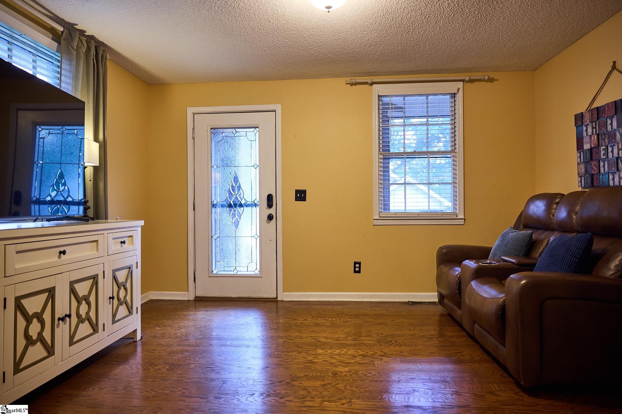 406 South 2nd Street Easley, SC 29640 - Photo 3 of 33