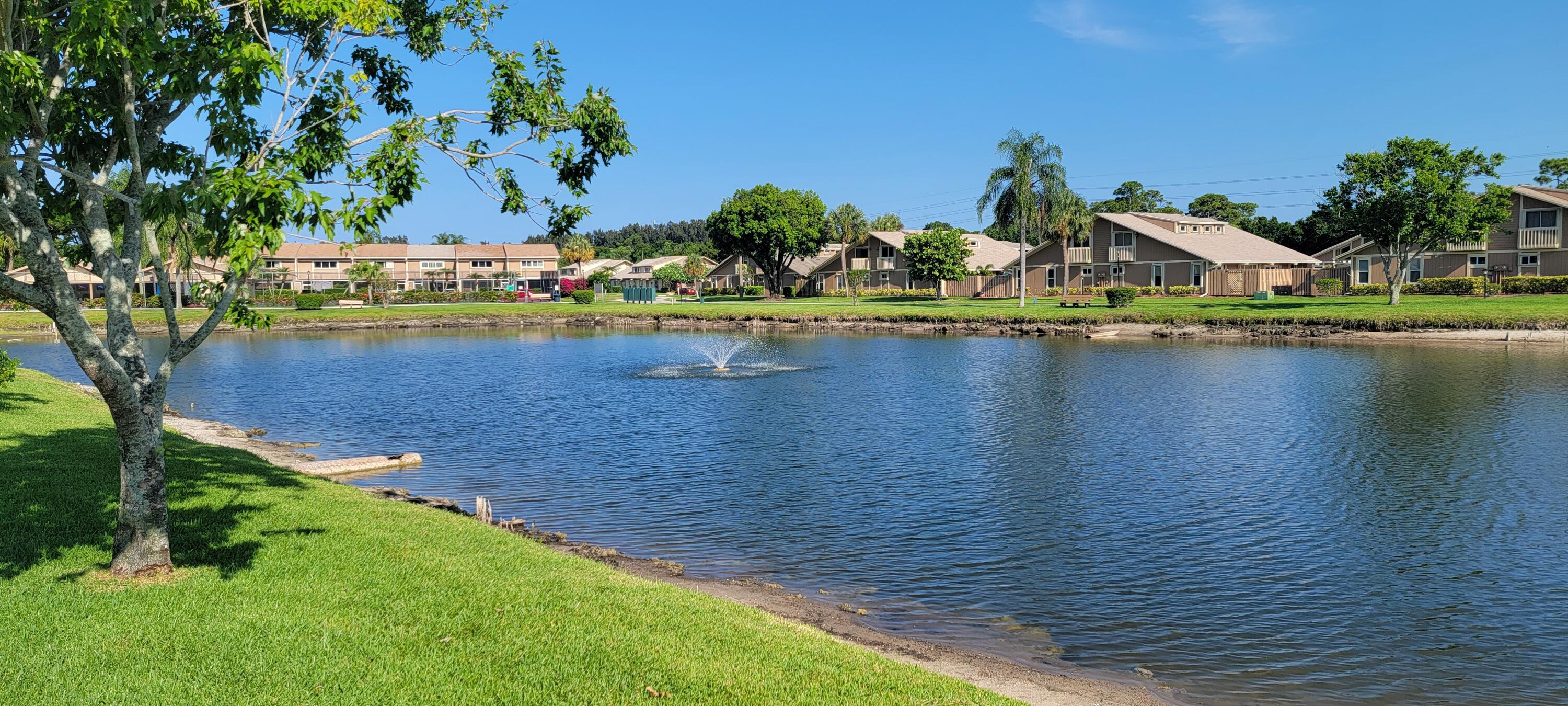 54 Maplecrest Circle Jupiter, FL 33458 - Photo 3 of 60 20240527_171552
