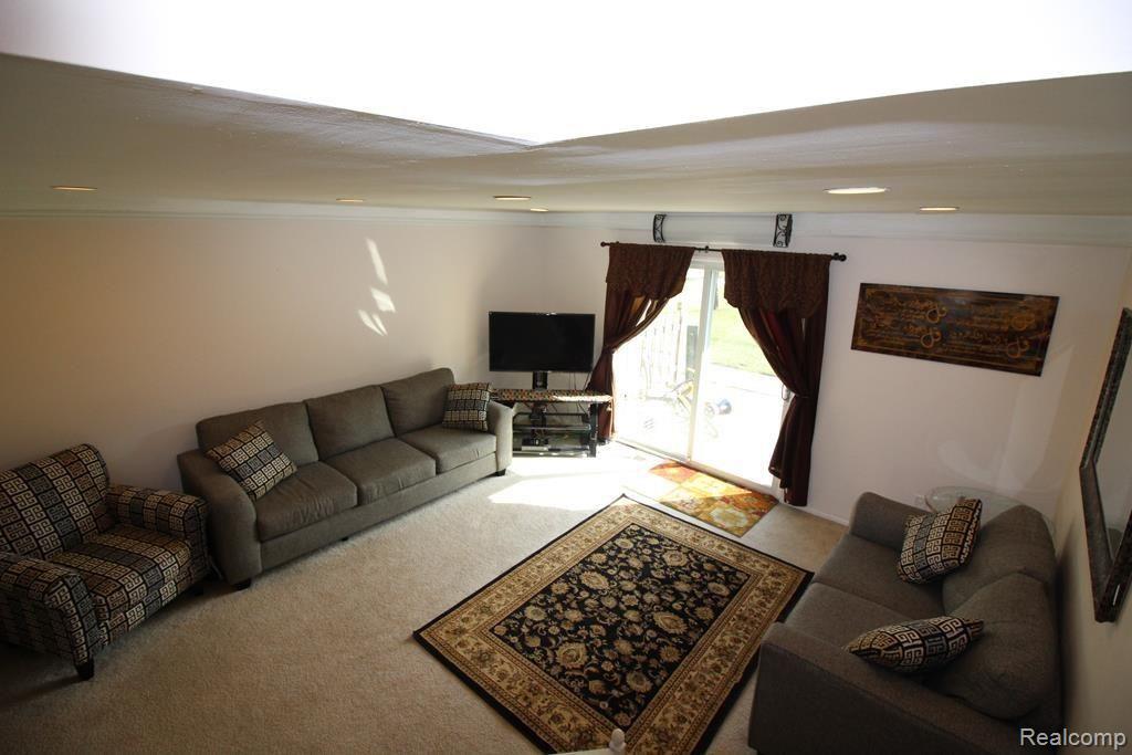 4308 15 Mile Road Sterling Heights, MI 48310 - Photo 8 of 20