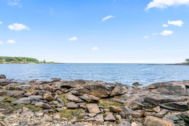 $2,999,000 | 4 Hamlin Place, York, ME 03909