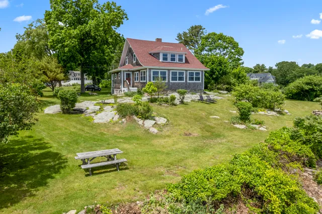 $2,999,000 | 4 Hamlin Place, York, ME 03909