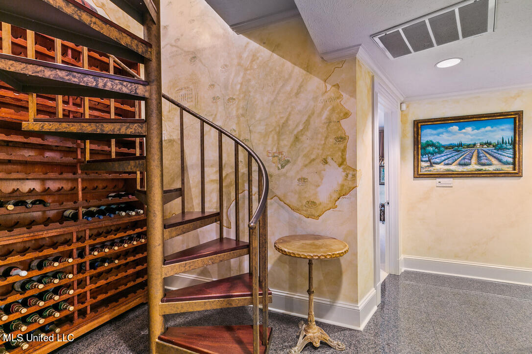 133 Overlook Pointe Drive Ridgeland, MS 39157 - Photo 60 of 93 1st Floor Circular Stairs