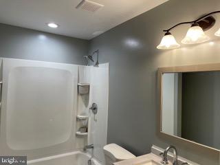 489 Myers Road Berkeley Springs, WV 25411 - Photo 17 of 26 Full bathroom