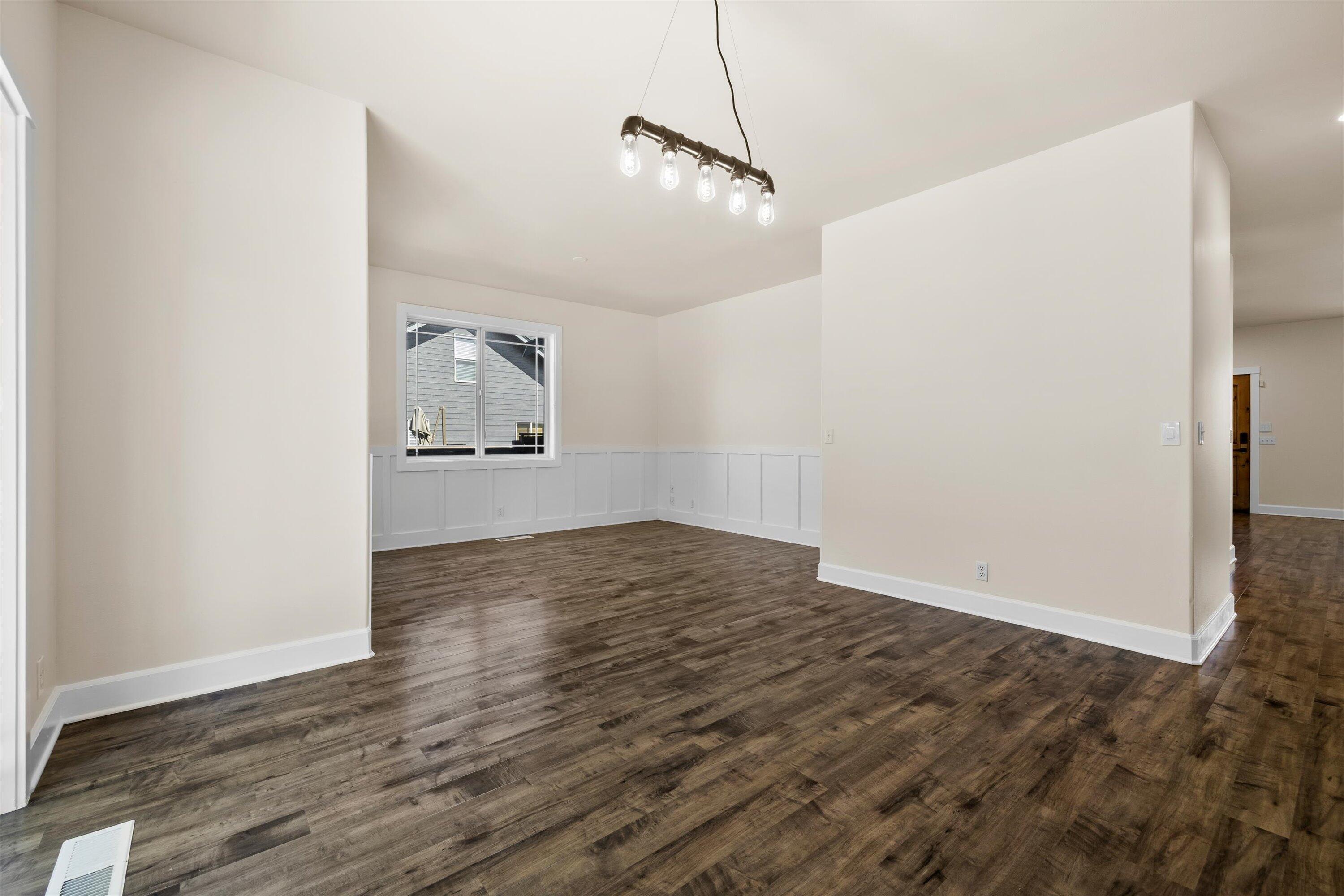 63503 Ranch Village Drive Bend, OR 97701 - Photo 13 of 39 17-6531_250813_JILLROSELL