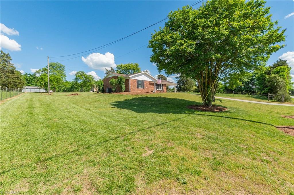 678 Hedrick Mill Road Lexington, NC 27292 - Photo 2 of 39 Gallery Image 2