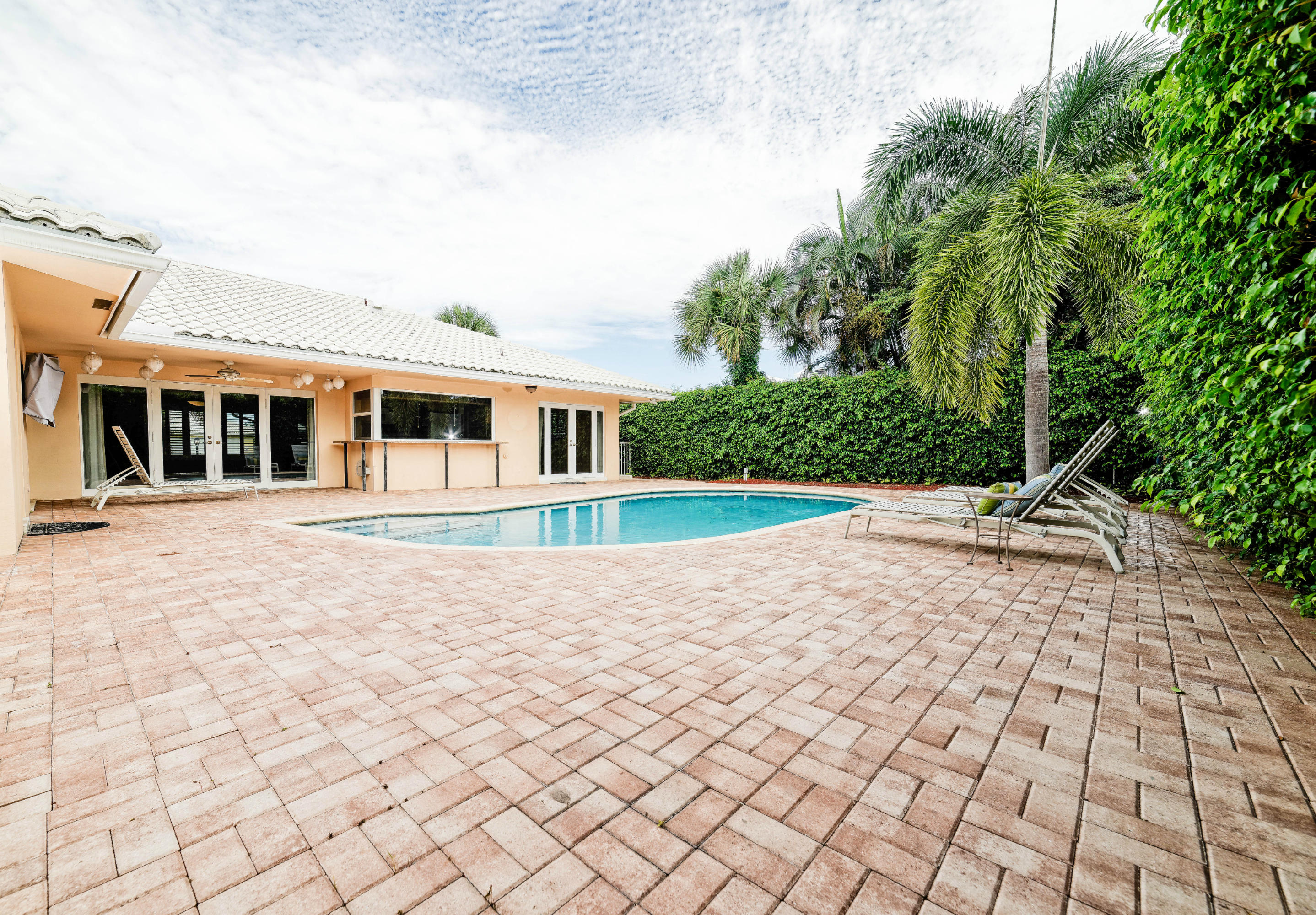 1266 Walnut Terrace Boca Raton, FL 33486 - Photo 41 of 44 pool deck RTW_7200_DxO