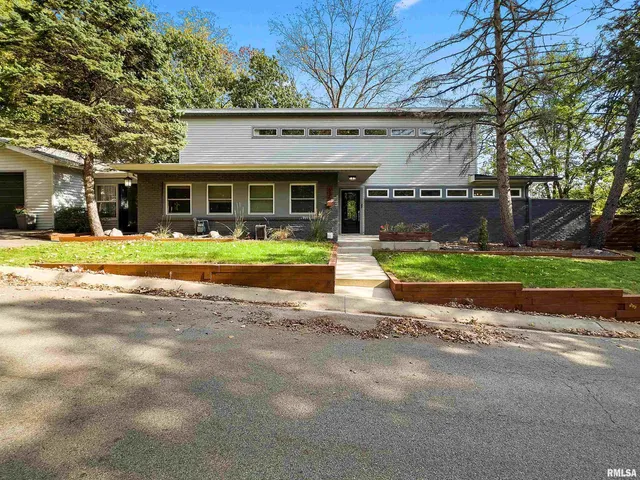 $349,000 | 635 East High Point Terrace, Peoria, IL 61614