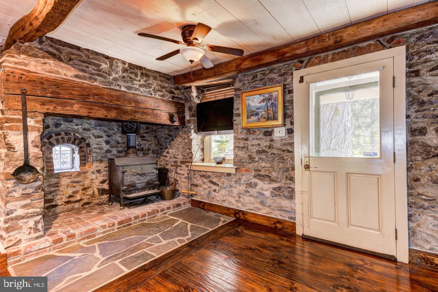 225 Island Road Kintnersville, PA 18930 - Photo 12 of 56 Gallery Image 12