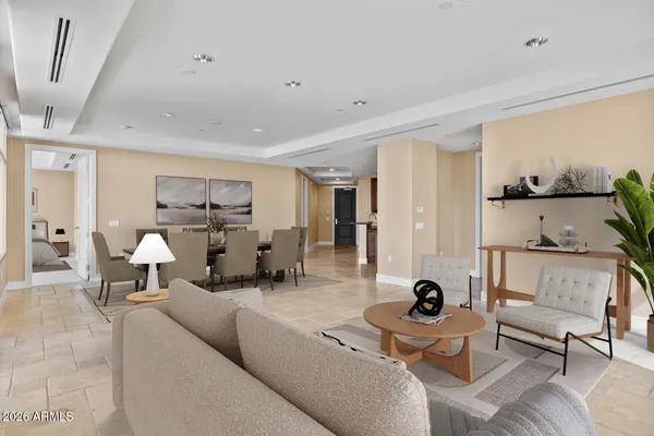 $1,250,000 | 2211 East Camelback Road, Unit 604, Phoenix, AZ 85016