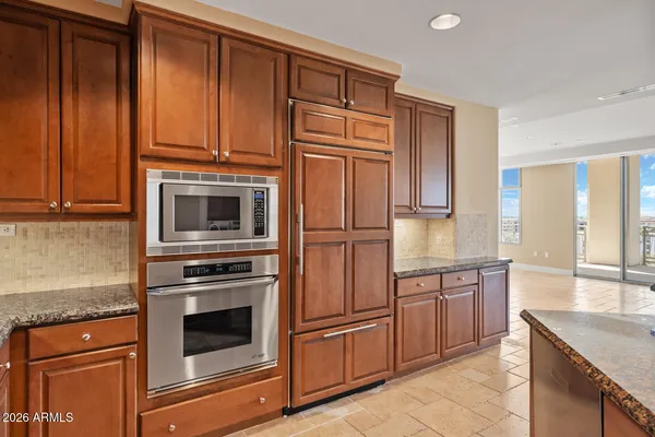 $1,250,000 | 2211 East Camelback Road, Unit 604, Phoenix, AZ 85016