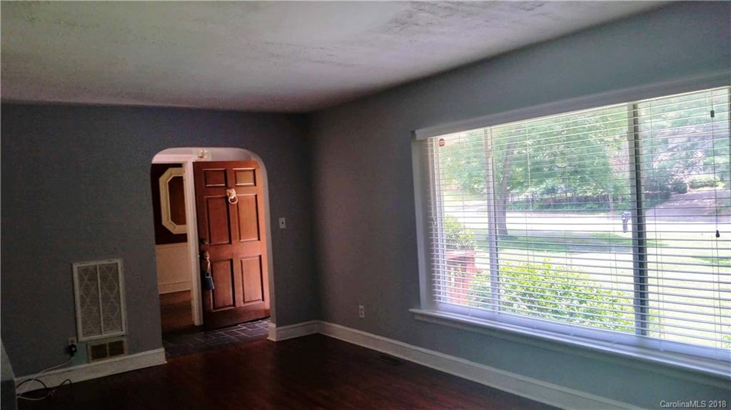 7010 Monroe Road, Unit 30 Charlotte, NC 28212 - Photo 7 of 8 Gallery Image 7