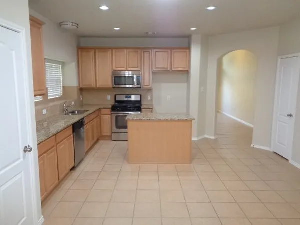 $2,225 | 20211 Ray Falls Drive, Tomball, TX 77375