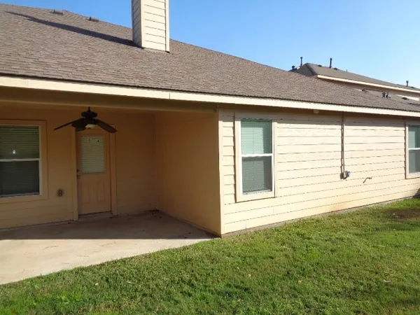 $2,225 | 20211 Ray Falls Drive, Tomball, TX 77375