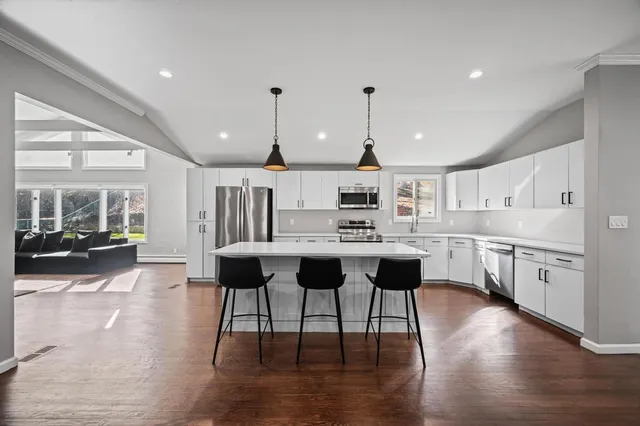 $1,899,000 | 110 Peach Drive, East Hills, NY 11576