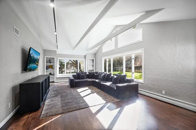 $1,899,000 | 110 Peach Drive, East Hills, NY 11576