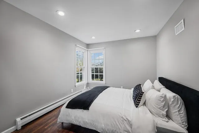 $1,899,000 | 110 Peach Drive, East Hills, NY 11576