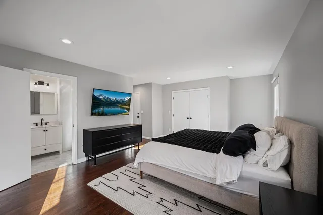 $1,899,000 | 110 Peach Drive, East Hills, NY 11576