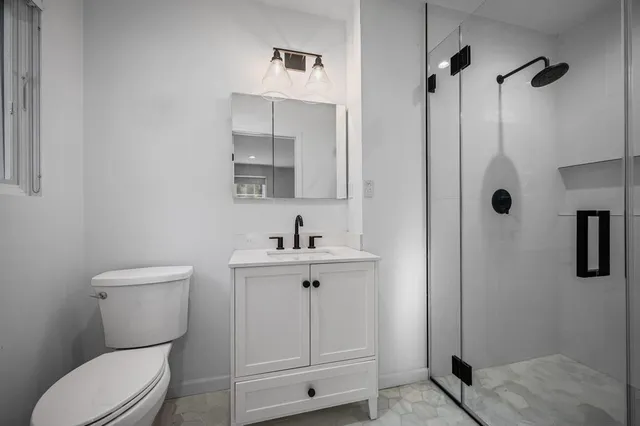 $1,899,000 | 110 Peach Drive, East Hills, NY 11576