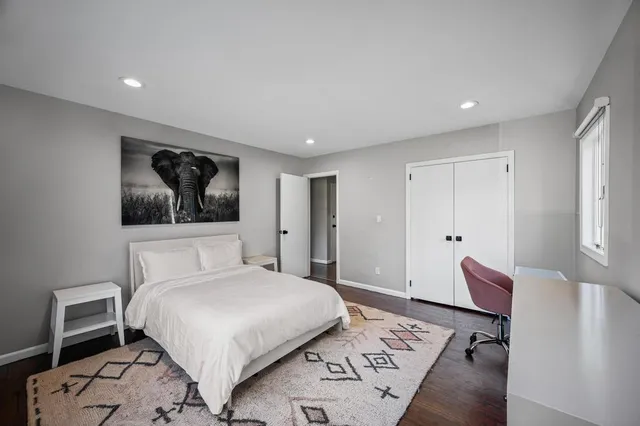 $1,899,000 | 110 Peach Drive, East Hills, NY 11576